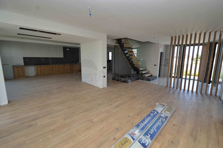 فلل في مجمع فاخر 5 + 1 في منطقة لارا المرموقة - أنطاليا