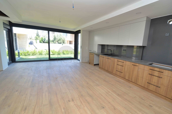 فلل في مجمع فاخر 5 + 1 في منطقة لارا المرموقة - أنطاليا