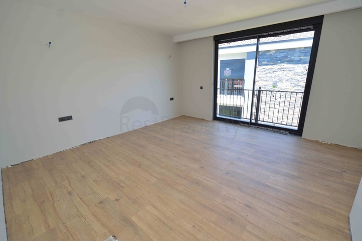 فلل في مجمع فاخر 5 + 1 في منطقة لارا المرموقة - أنطاليا