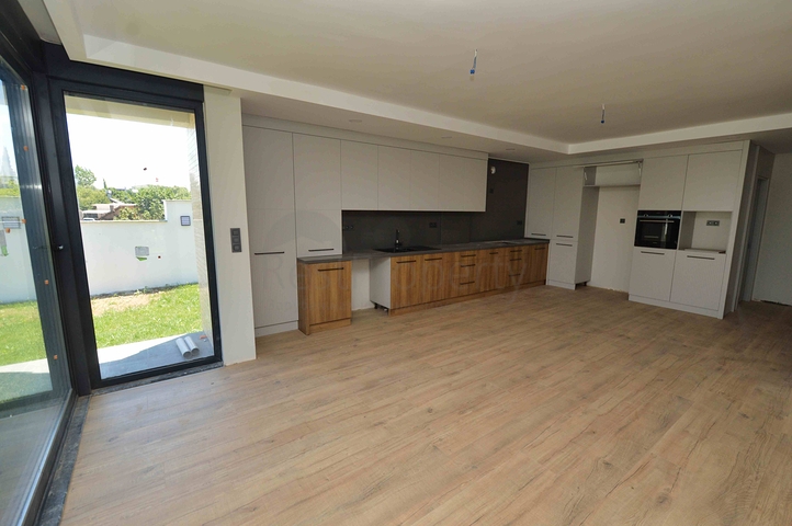 فلل في مجمع فاخر 5 + 1 في منطقة لارا المرموقة - أنطاليا