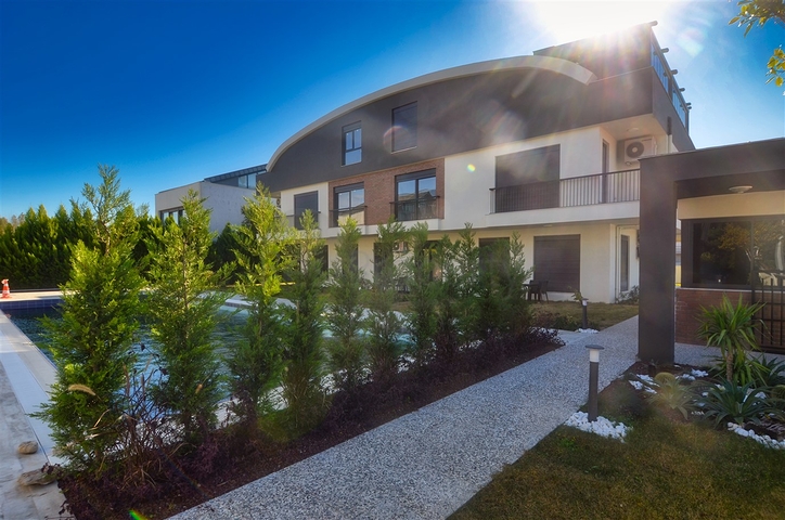 شقة 3 + 1 في منطقة غوزالوبا - أنطاليا