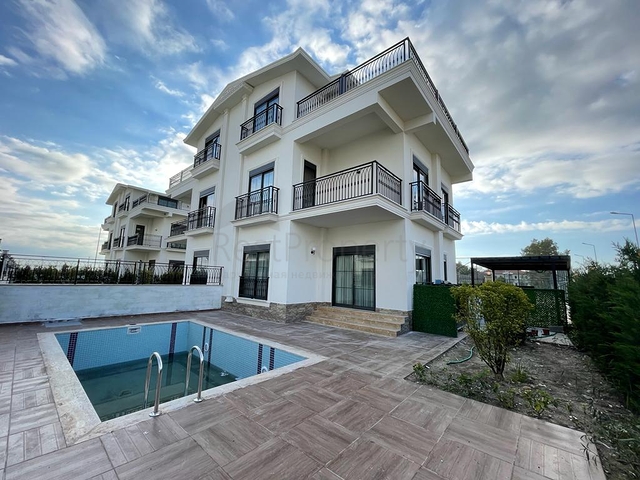  فيلا 4 + 1 في بيليك - أنطاليا