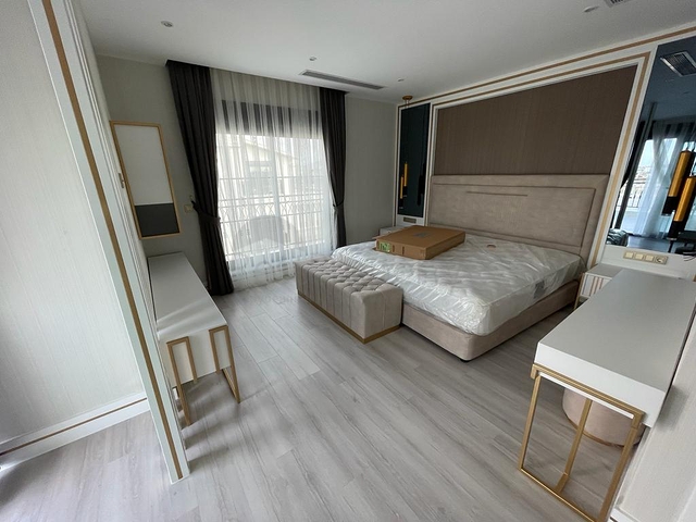  فيلا 4 + 1 في بيليك - أنطاليا