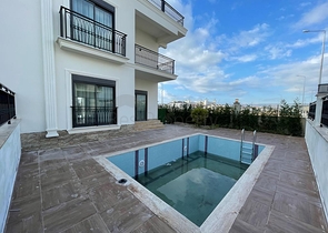  فيلا 4 + 1 في بيليك - أنطاليا