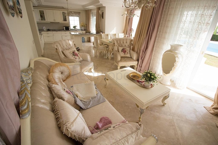 شقة 4 + 1 في بيليك - أنطاليا