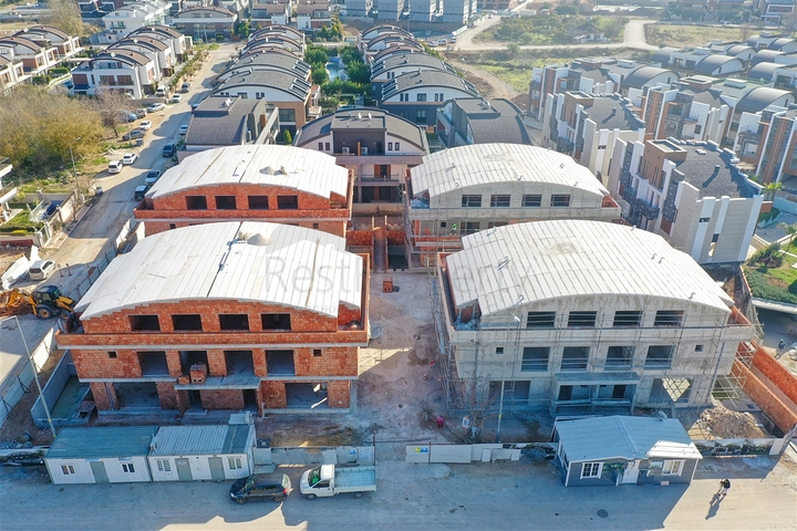 فيلا 7 + 1 في  المولايوسف - انطاليا