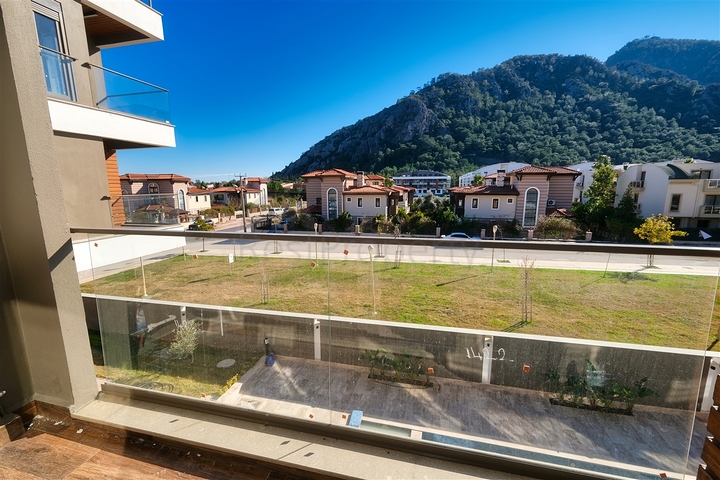 شقق 2 + 1 في منطقة ساريسو - أنطاليا