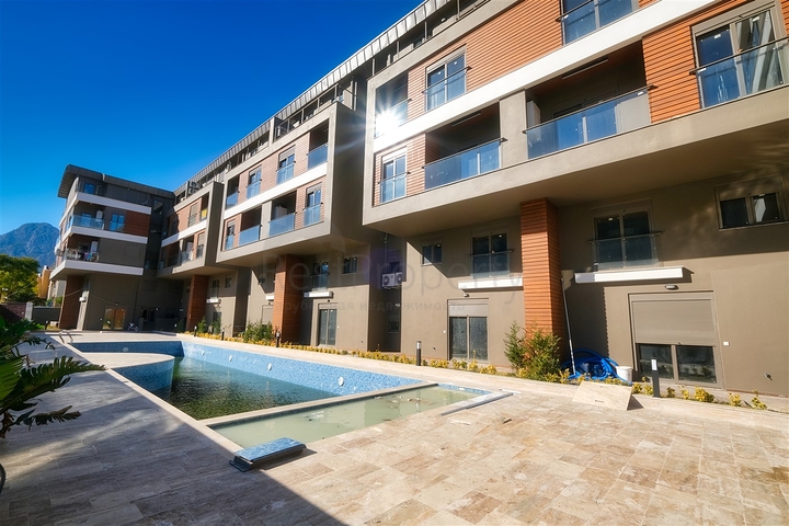 شقق 2 + 1 في منطقة ساريسو - أنطاليا