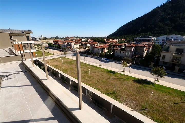 شقق 2 + 1 في منطقة ساريسو - أنطاليا