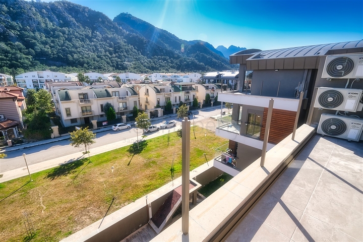 شقق 2 + 1 في منطقة ساريسو - أنطاليا