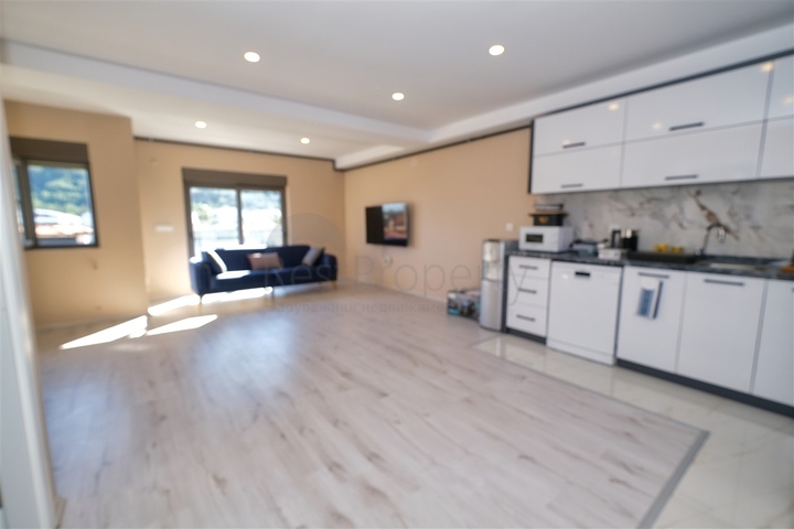 شقق 2 + 1 في منطقة ساريسو - أنطاليا