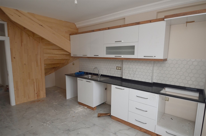 شقق دوبلكس 5 + 1 في منطقة كيبيز - أنطاليا 