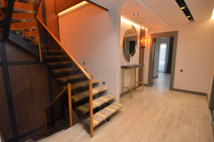 فيلا في مجمع منطقة دوشيمالتي-أنطاليا 