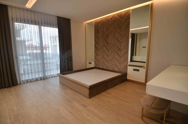 فيلا في مجمع منطقة دوشيمالتي-أنطاليا 