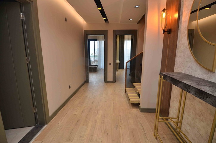 فيلا في مجمع منطقة دوشيمالتي-أنطاليا 