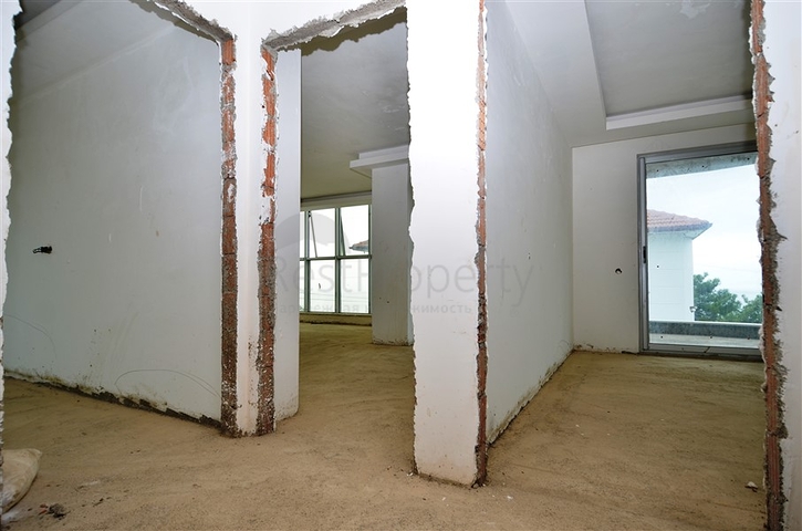 فيلا 4+1 مطلة على البحر والجبل في كارجيجاك