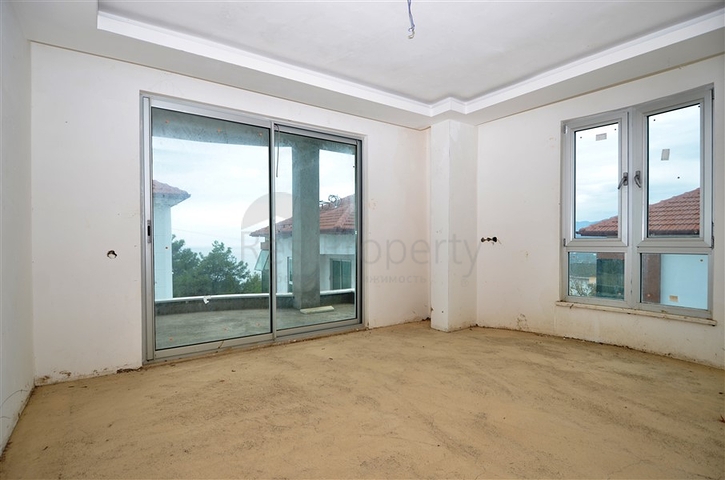 فيلا 4+1 مطلة على البحر والجبل في كارجيجاك