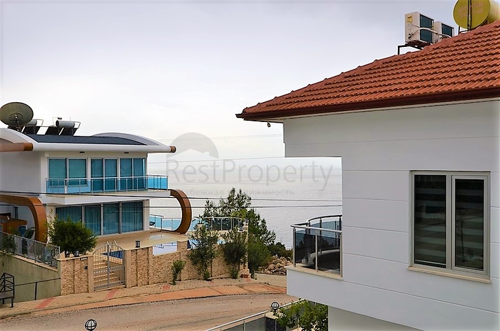 فيلا 4+1 مطلة على البحر والجبل في كارجيجاك