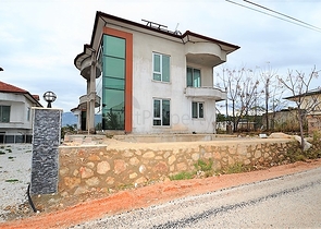 فيلا 4+1 مطلة على البحر والجبل في كارجيجاك