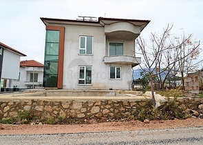 فيلا 4+1 مطلة على البحر والجبل في كارجيجاك