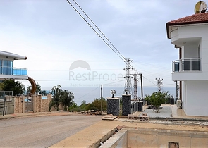 فيلا 4+1 مطلة على البحر والجبل في كارجيجاك