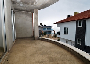 فيلا 4+1 مطلة على البحر والجبل في كارجيجاك