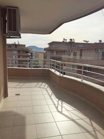 بنتهاوس مفروشة في مجمع في منطقة محمودلار