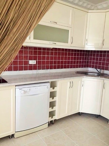 بنتهاوس مفروشة في مجمع في منطقة محمودلار