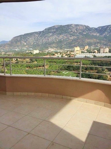 بنتهاوس مفروشة في مجمع في منطقة محمودلار