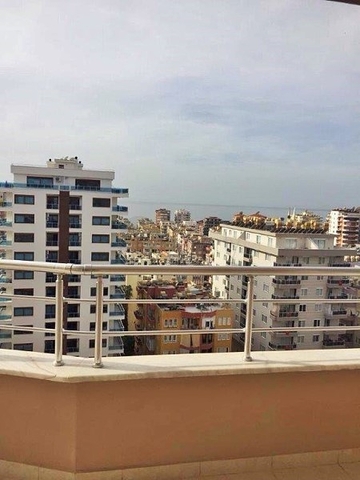 بنتهاوس مفروشة في مجمع في منطقة محمودلار