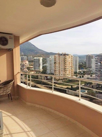 بنتهاوس مفروشة في مجمع في منطقة محمودلار