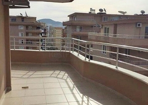 بنتهاوس مفروشة في مجمع في منطقة محمودلار