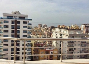 بنتهاوس مفروشة في مجمع في منطقة محمودلار