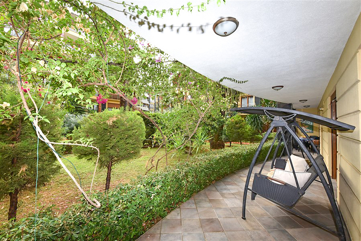 شقة من غرفتي نوم في مجمع فاخر على البحر مع حديقة