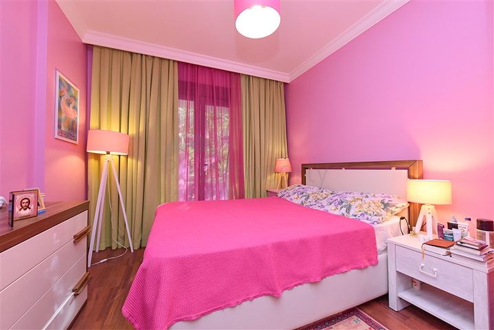 شقة من غرفتي نوم في مجمع فاخر على البحر مع حديقة