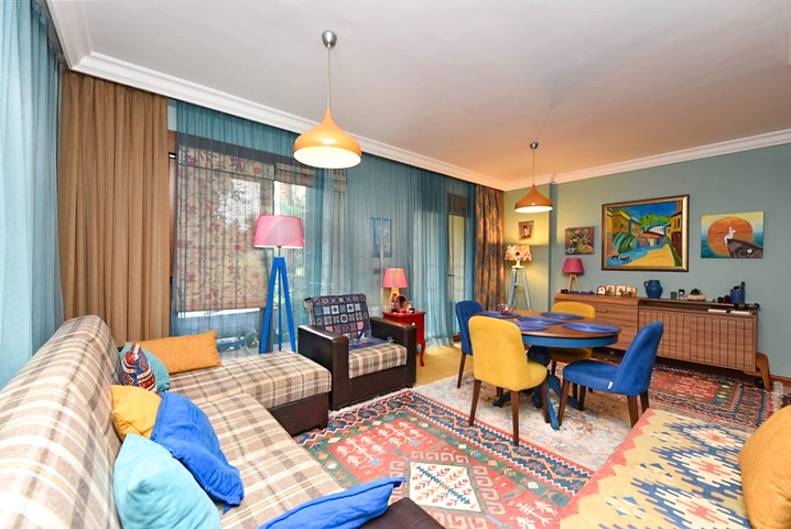 شقة من غرفتي نوم في مجمع فاخر على البحر مع حديقة