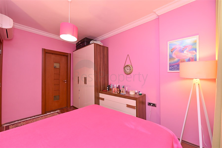 شقة من غرفتي نوم في مجمع فاخر على البحر مع حديقة