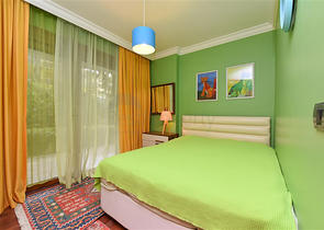 شقة من غرفتي نوم في مجمع فاخر على البحر مع حديقة