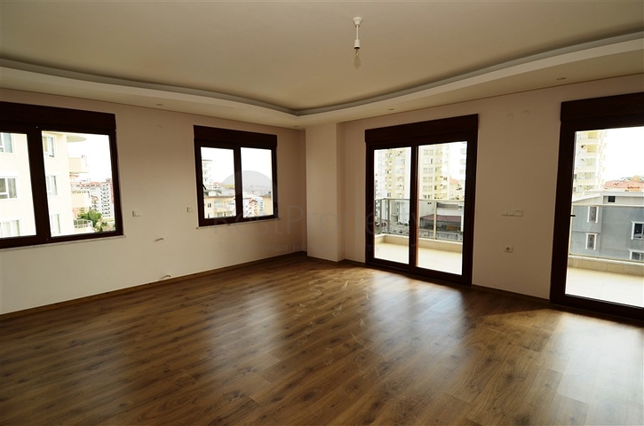 شقة بنتهاوس ضمن أحد المجمعات السكنية في منطقة جيكجيلي – ألانيا