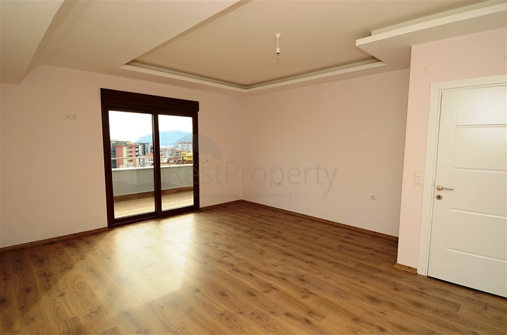 شقة بنتهاوس ضمن أحد المجمعات السكنية في منطقة جيكجيلي – ألانيا