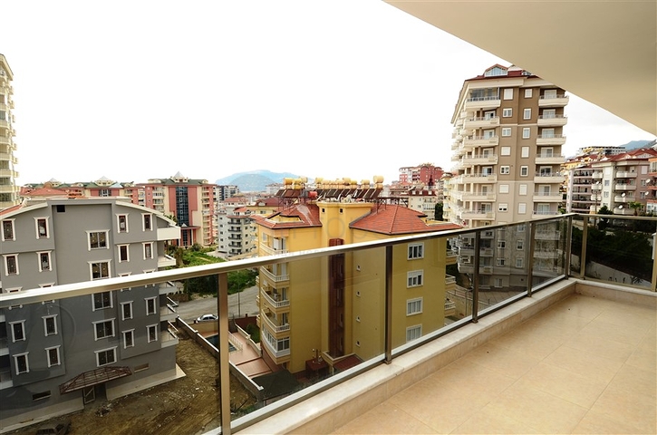 شقة بنتهاوس ضمن أحد المجمعات السكنية في منطقة جيكجيلي – ألانيا