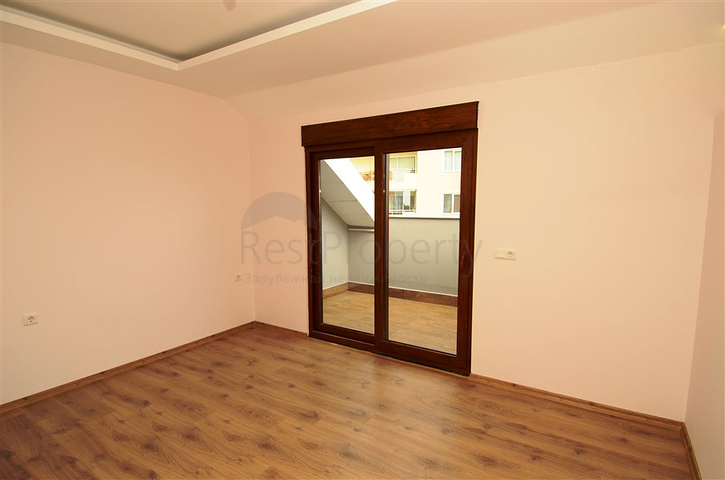 شقة بنتهاوس ضمن أحد المجمعات السكنية في منطقة جيكجيلي – ألانيا