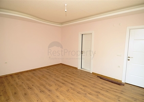 شقة بنتهاوس ضمن أحد المجمعات السكنية في منطقة جيكجيلي – ألانيا