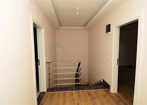 شقة بنتهاوس ضمن أحد المجمعات السكنية في منطقة جيكجيلي – ألانيا