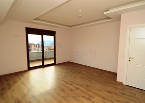 شقة بنتهاوس ضمن أحد المجمعات السكنية في منطقة جيكجيلي – ألانيا