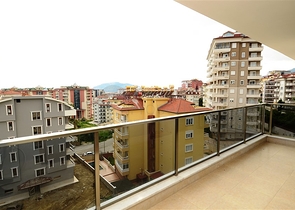 شقة بنتهاوس ضمن أحد المجمعات السكنية في منطقة جيكجيلي – ألانيا