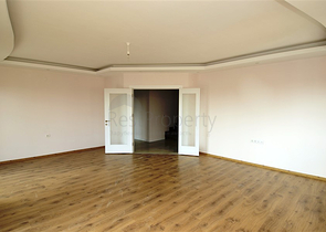 شقة بنتهاوس ضمن أحد المجمعات السكنية في منطقة جيكجيلي – ألانيا