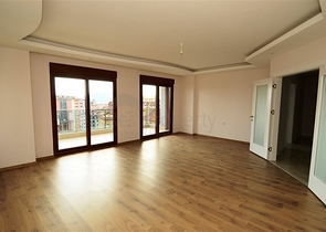 شقة بنتهاوس ضمن أحد المجمعات السكنية في منطقة جيكجيلي – ألانيا