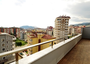 شقة بنتهاوس ضمن أحد المجمعات السكنية في منطقة جيكجيلي – ألانيا