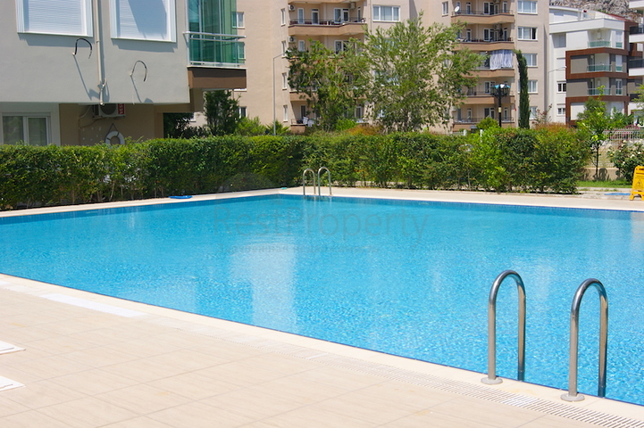 تاون هاوس مفروش 4 + 1 في منطقة كونيالتي